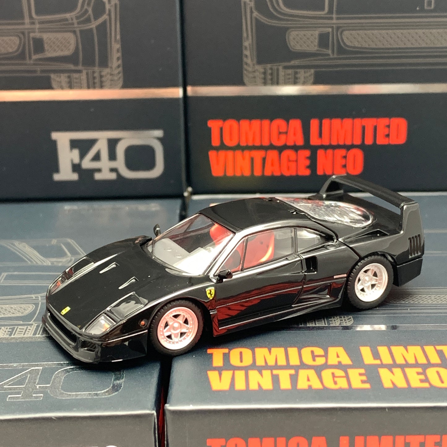 Tomytec Tomica Limited Vintage Neo FERRARI F40 (BLACK) 1/64