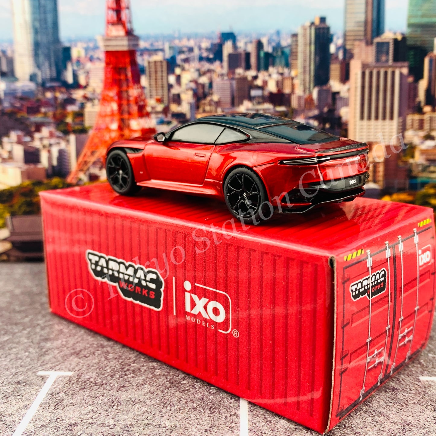 Tarmac Works 1/64 Global64 Aston Martin DBS Superleggera Red Metallic T64G-004-RE