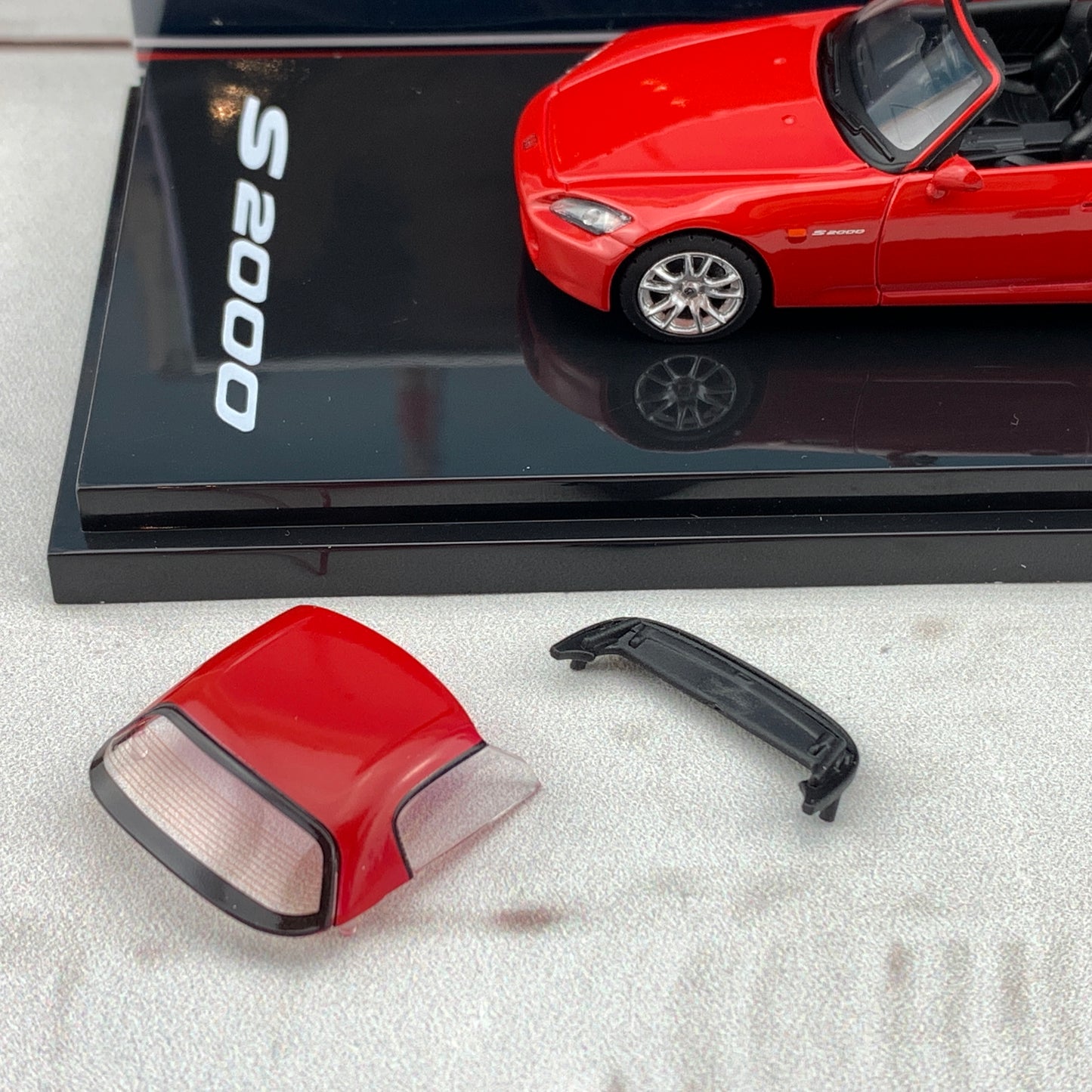 HOBBY JAPAN 1/64 Honda S2000 AP1 Type 200 New Formula Red HJ641020R