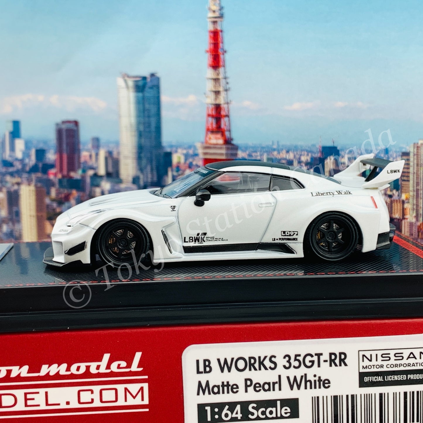 Ignition Model 1/64 LB-Silhouette WORKS GT Nissan 35GT-RR Matte Pearl White IG2380