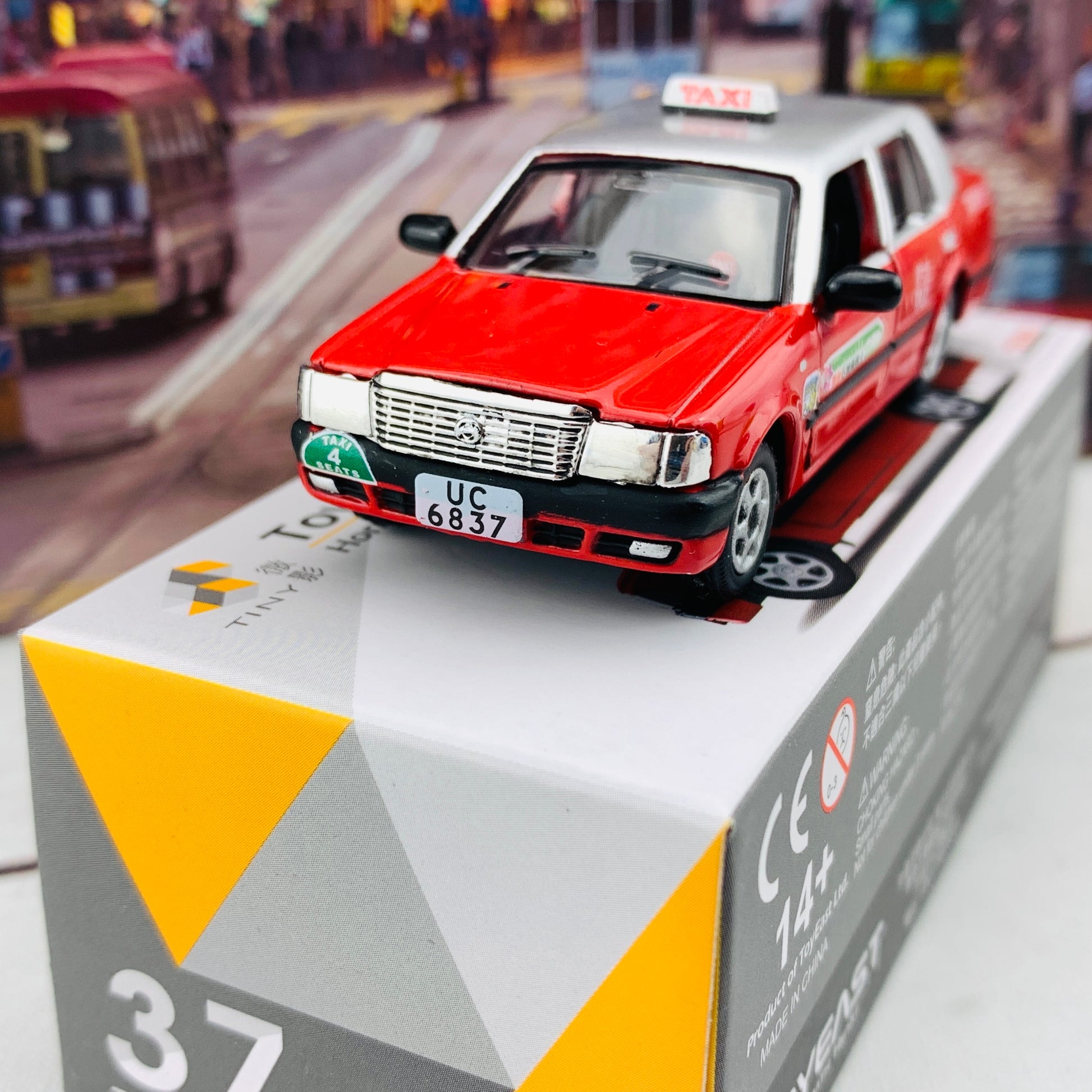 Tiny 微影 37 Toyota Crown Comfort Taxi 4 Seats (Hong Kong Urban) ATC64969