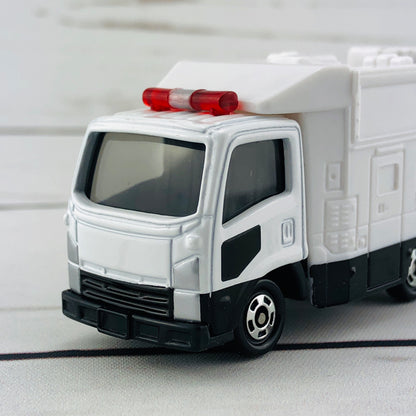 TOMICA 28 Isuzu Sign Car