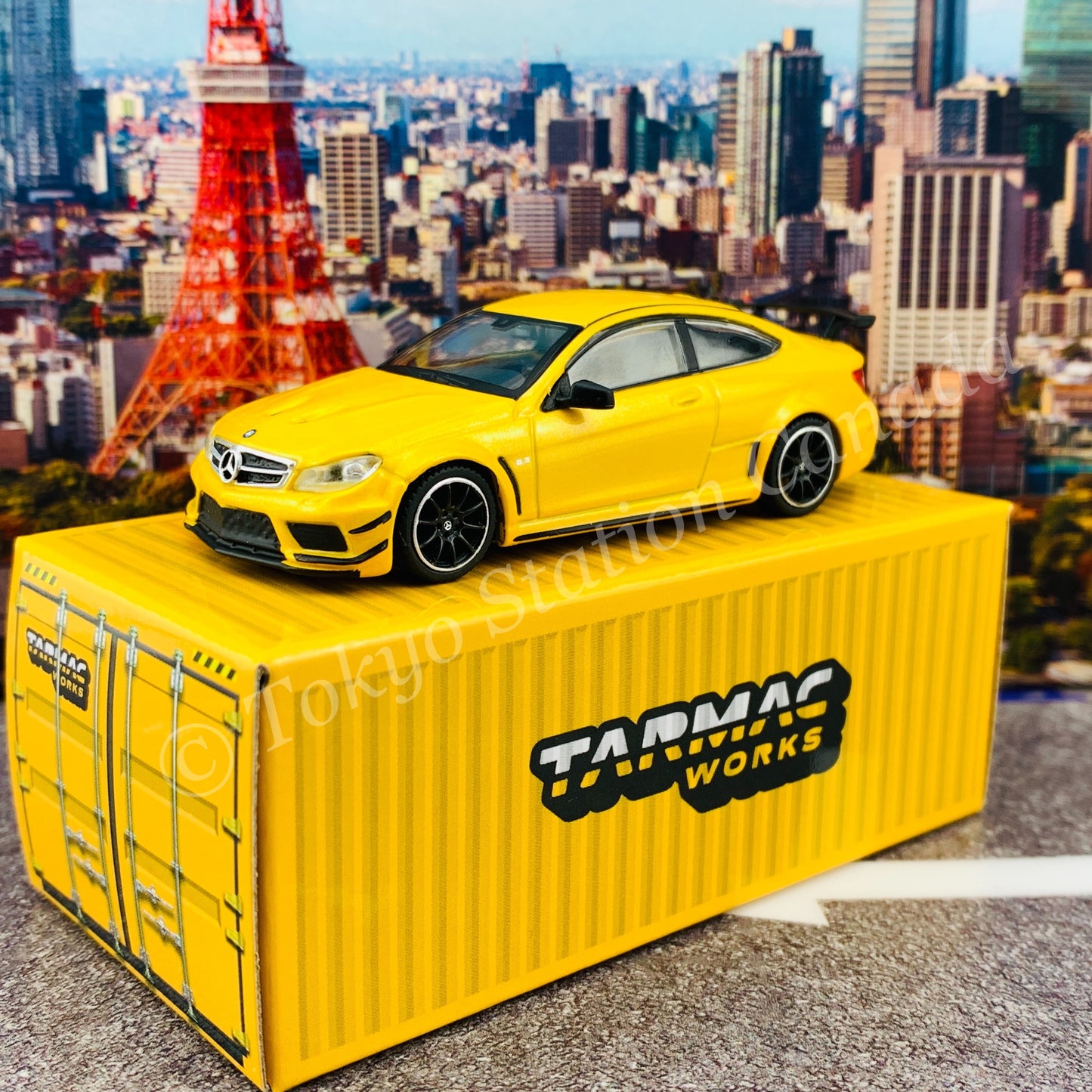 Tarmac Works 1/64 Global Collection Mercedes-Benz C63 AMG Coupe Black Series Yellow Metallic T64G-009-SB