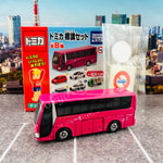 TAKARA TOMY A.R.T.S TOMICA Sign Set #1 - Mitsubishi FUSO AERO QUEEN with a road sign stand