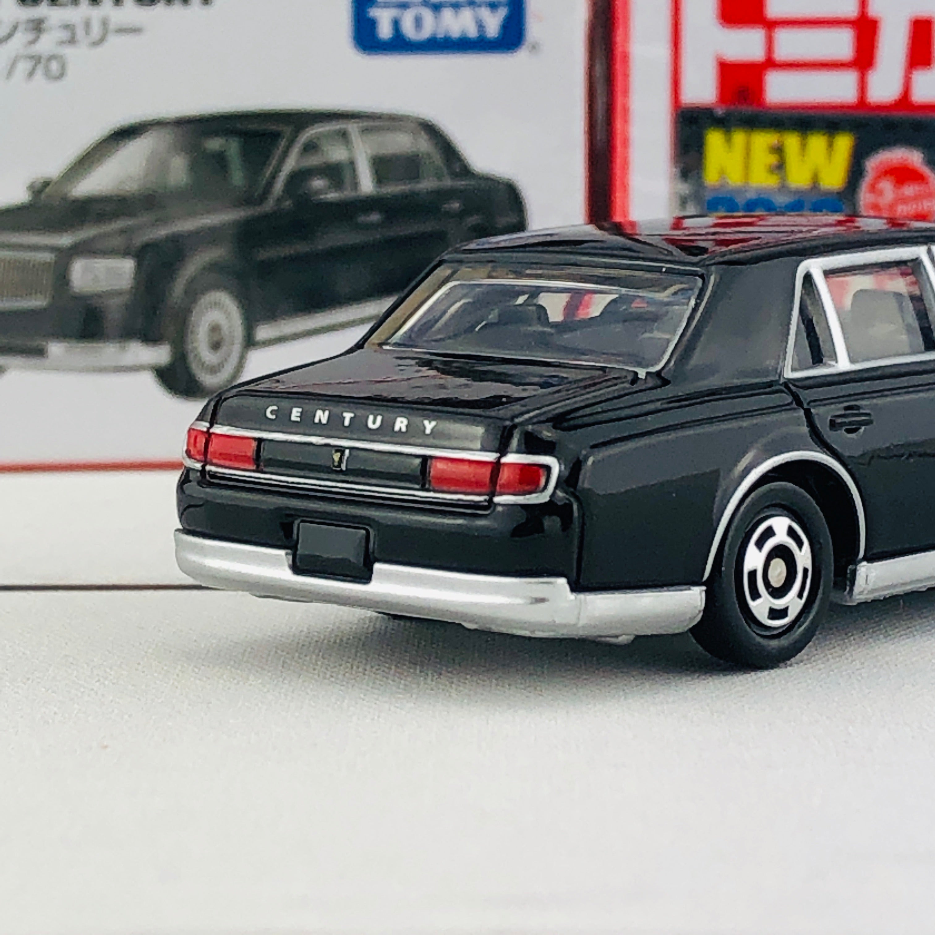 Tomica 114 Toyota Century – Tokyo Station