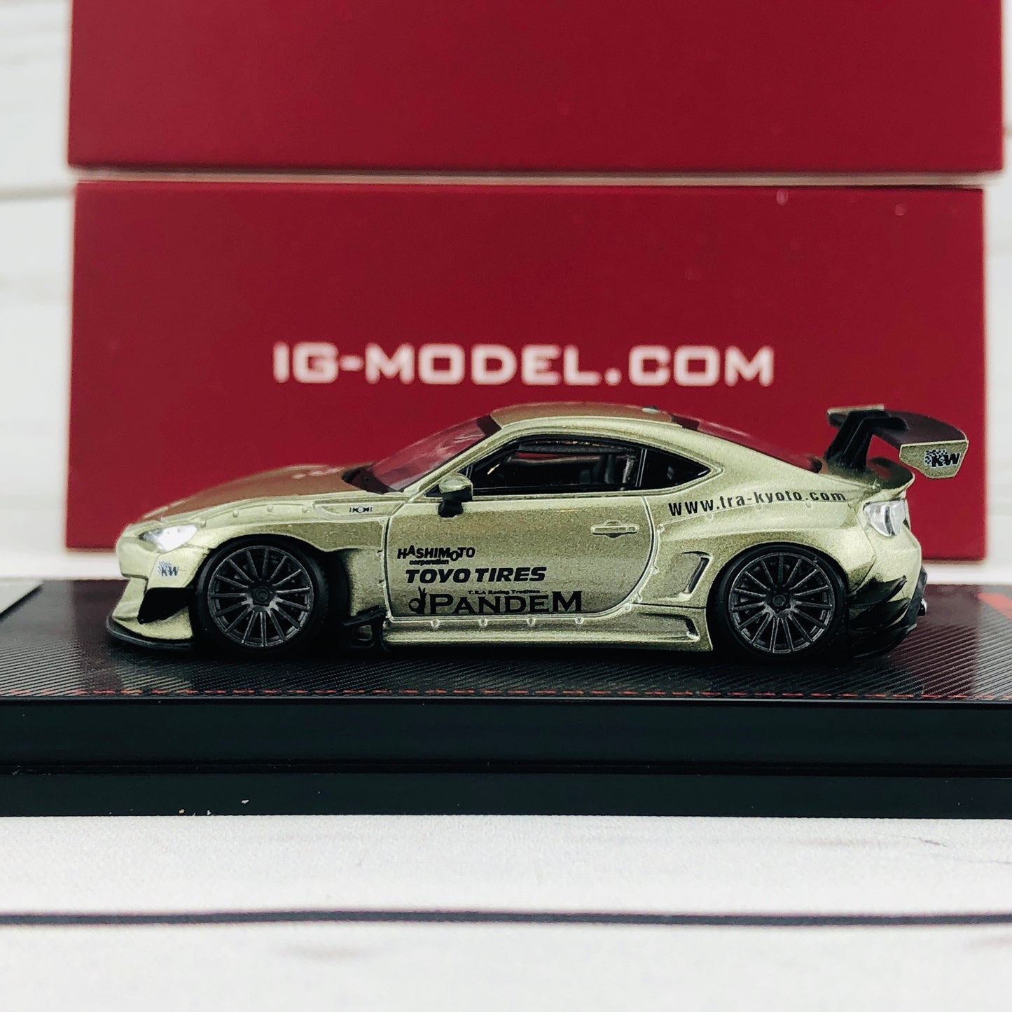 Ignition Model 1/64 Pandem Toyota 86 V3 Green Metallic 1754