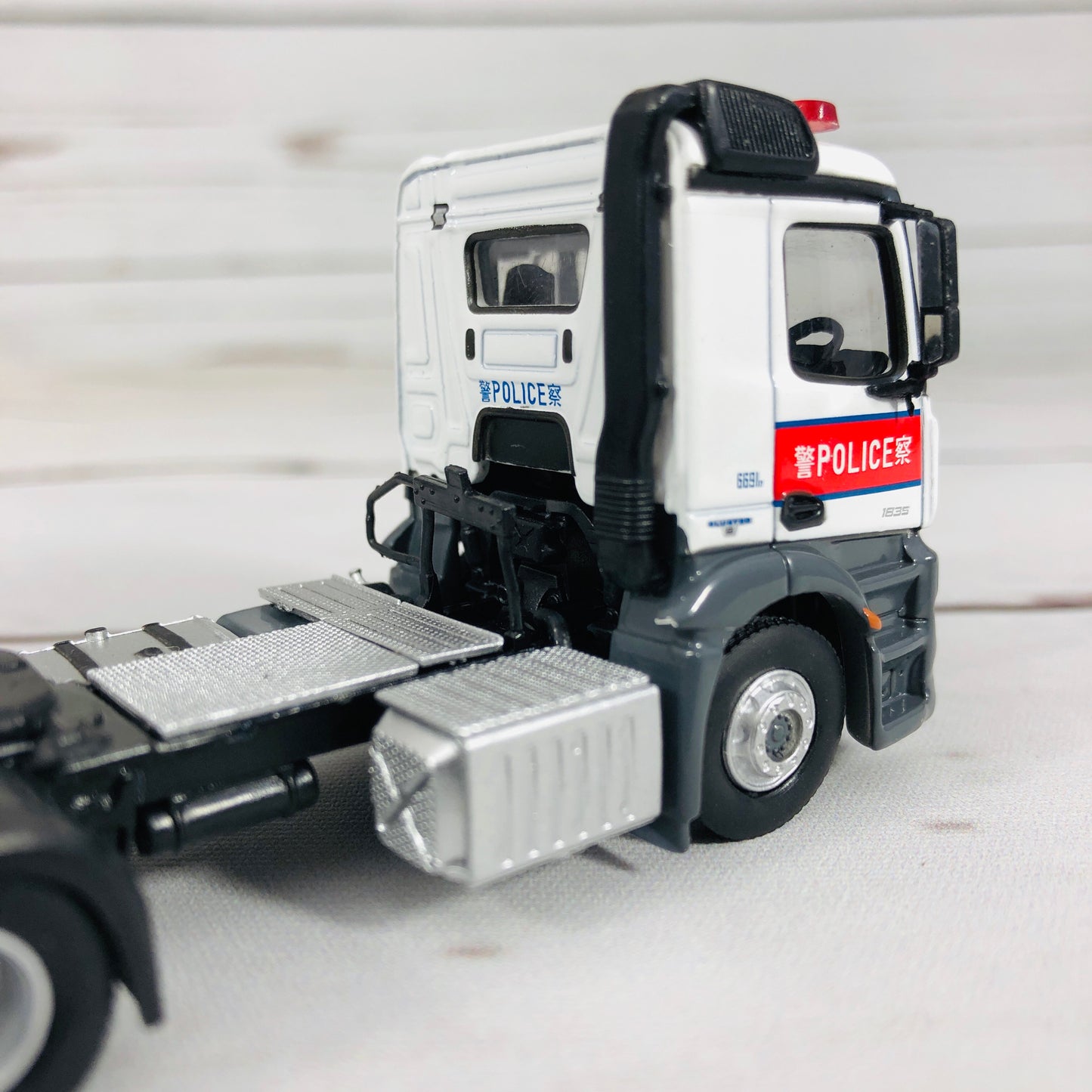 Tiny City 157 Mercedes-Benz Antos Police Tractor (PD&TT) 平治 Antos 警察拖頭 (AM6691)
