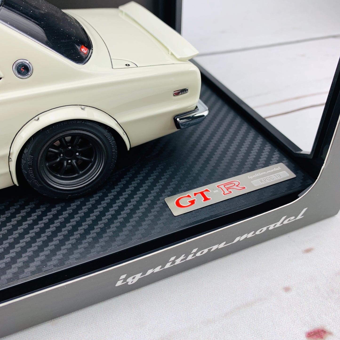 Ignition Model 1/18 Nissan Skyline 2000 GTR KPGC10 White IG1787