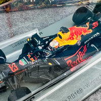 Spark Model 1/43 RED BULL RACING HONDA RB16B NO.33 RED BULL RACING WINNER MONACO GP 2021 MAX VERSTAPPEN WITH NO.1 BOARD S7676