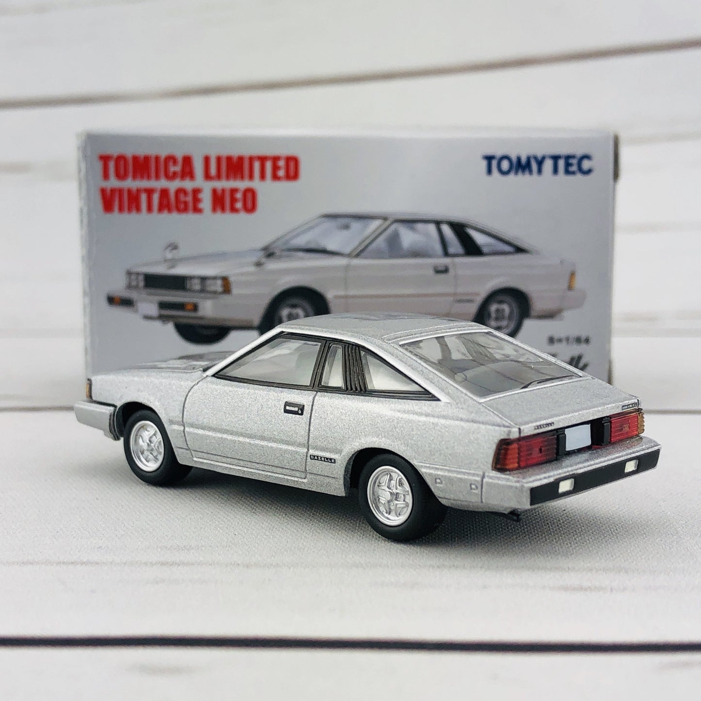 Tomica Limited Vintage 1/64 Nissan Gazelle Hatchback (1981) LV-N154b