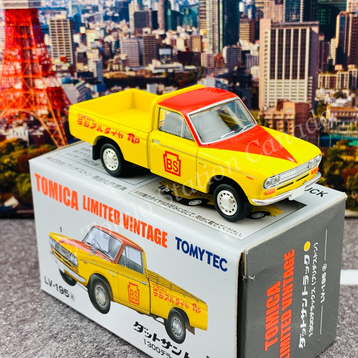 Tomytec Tomica Limited Vintage 1/64 Datsun Truck 1300 DX (Bridgestone) LV-195a