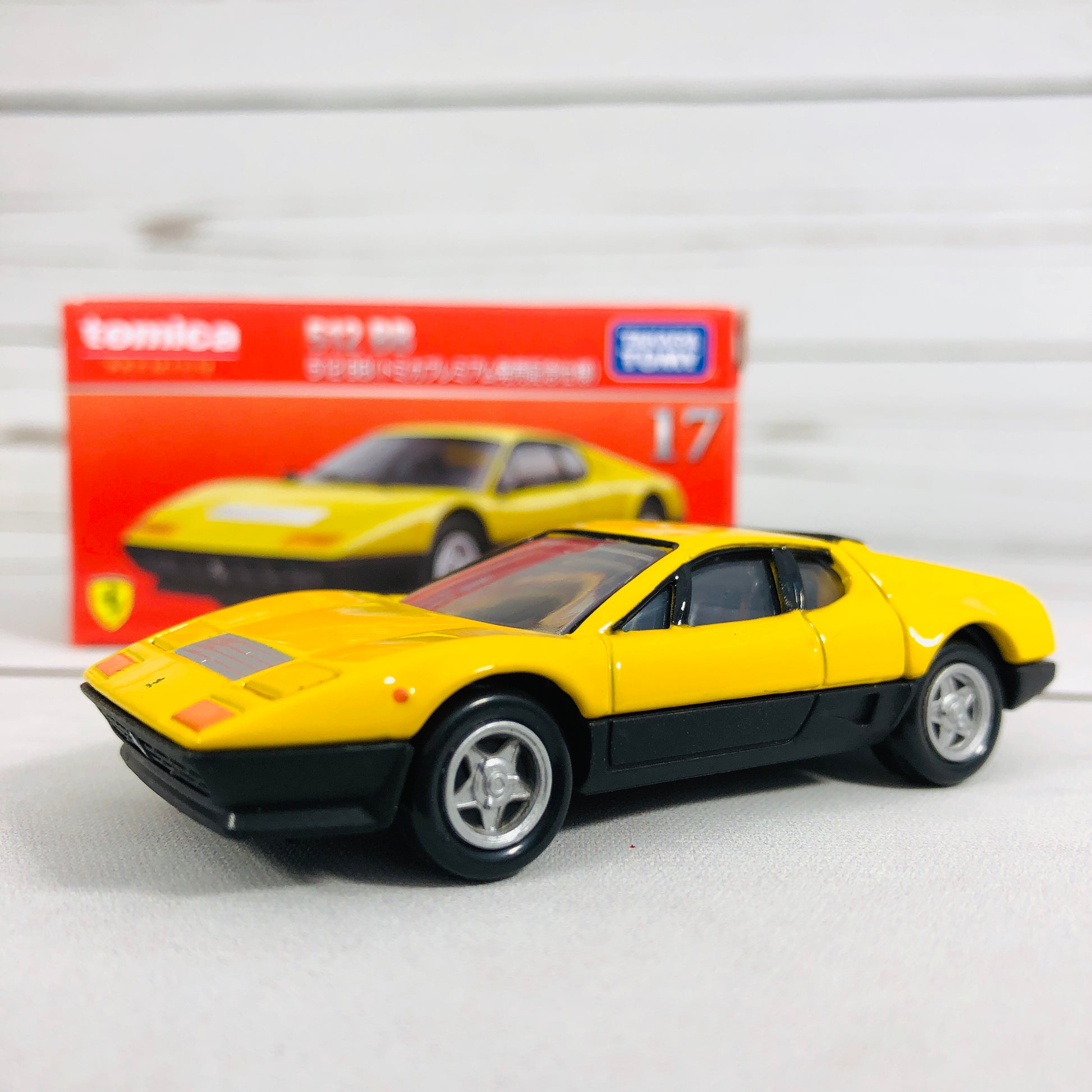 Tomica Premium No.17 Ferrari 512 BB (ANNIVERSARY OF TOMICA PREMIUM RELEASE VERSION)