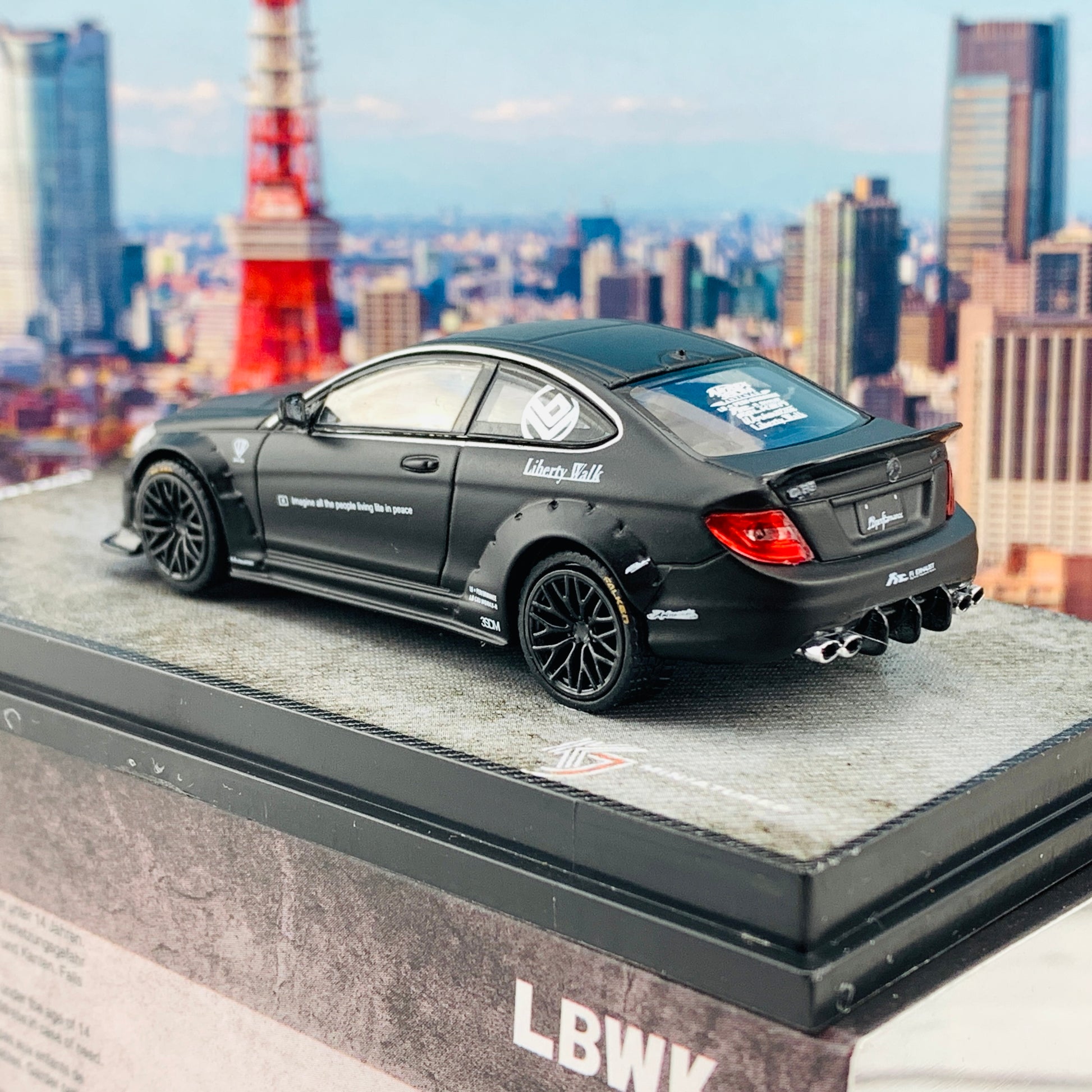 KJ MINIATURES 1/64 LBWK Mercedes-Benz C63 Coupe Matte Black KJ64001BK