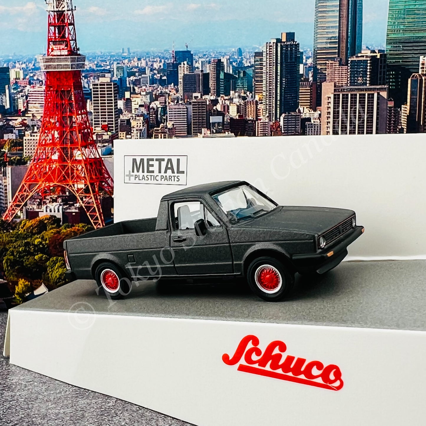Schuco 1/64 Volkswagen Caddy Matt Grau Metallic 452033600