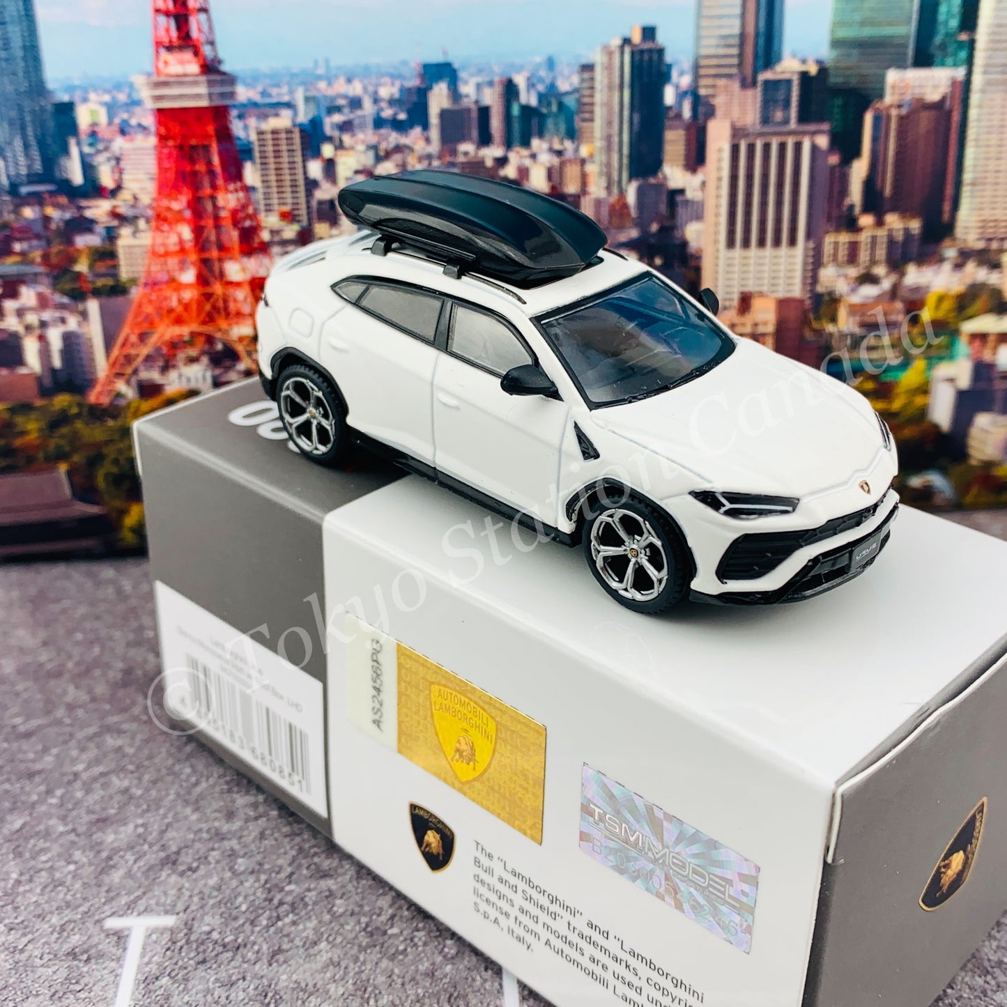 MINI GT 1/64 Lamborghini Urus  Bianco Monocerus Matt w/ Roof Box RHD MGT00220-R