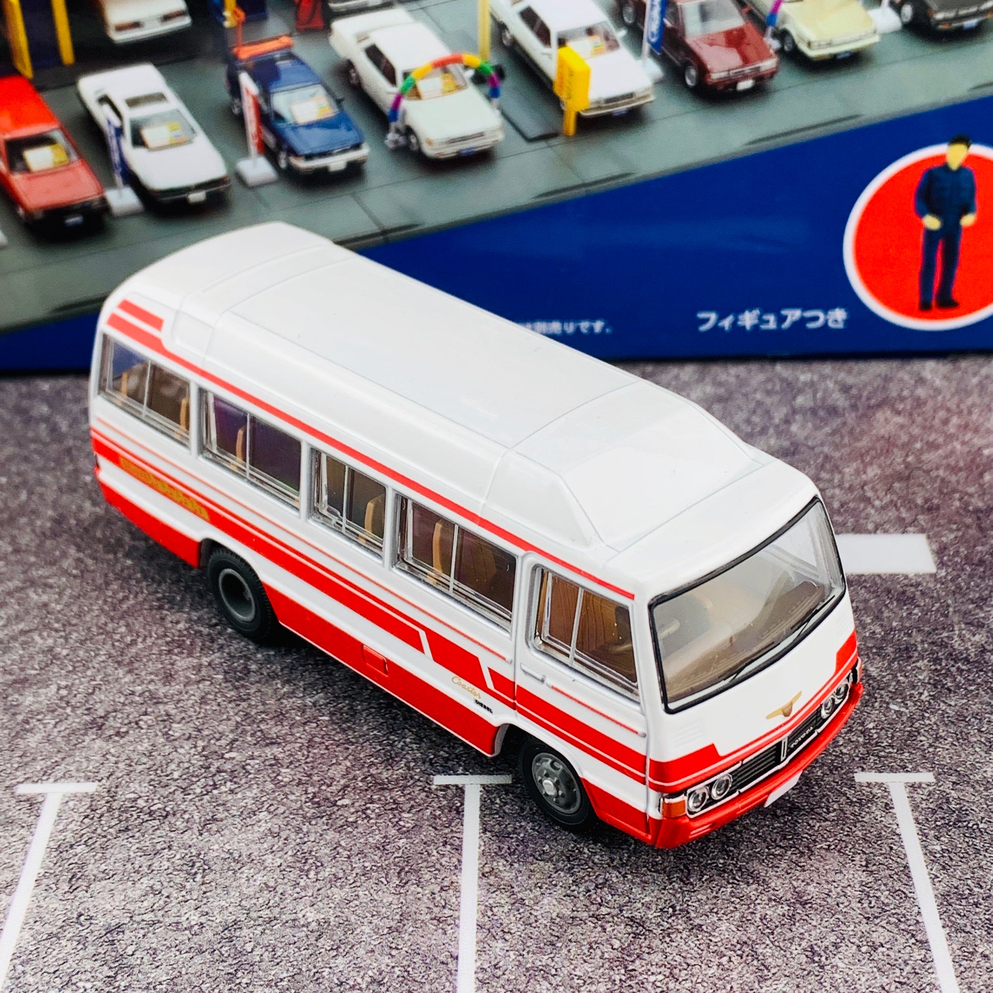 Tomica Limited Vintage 1/64 Toyota Coaster LV-184b (White/Red)