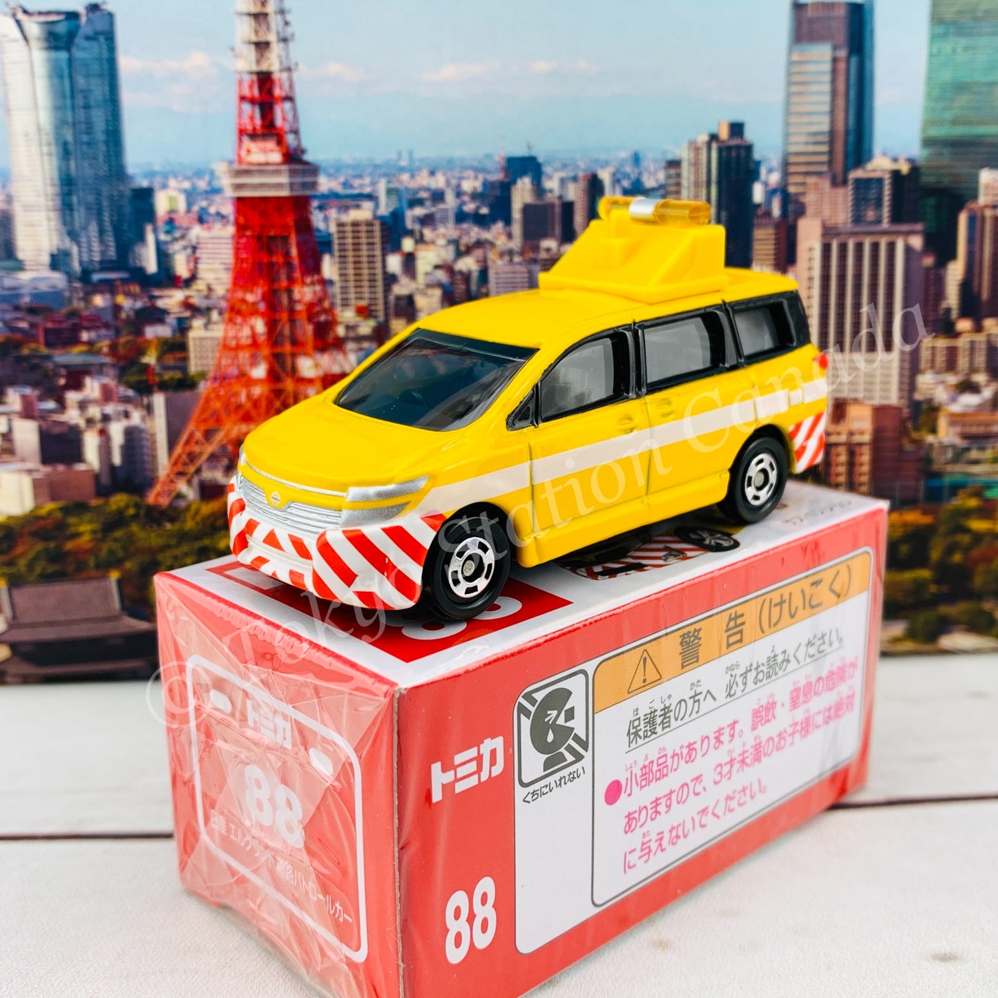 TOMICA 88 Nissan Elgrand Road Patrol Car 4904810843290