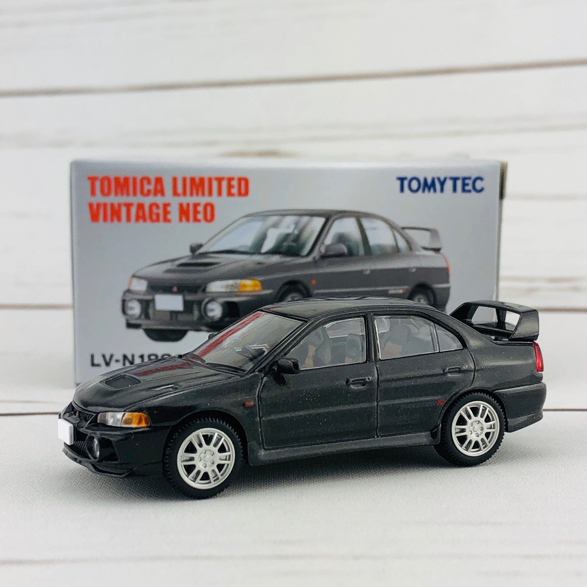 Tomica Limited Vintage Neo Mitsubishi Lancer Evolution IV GSR Black (1996) LV-N186b