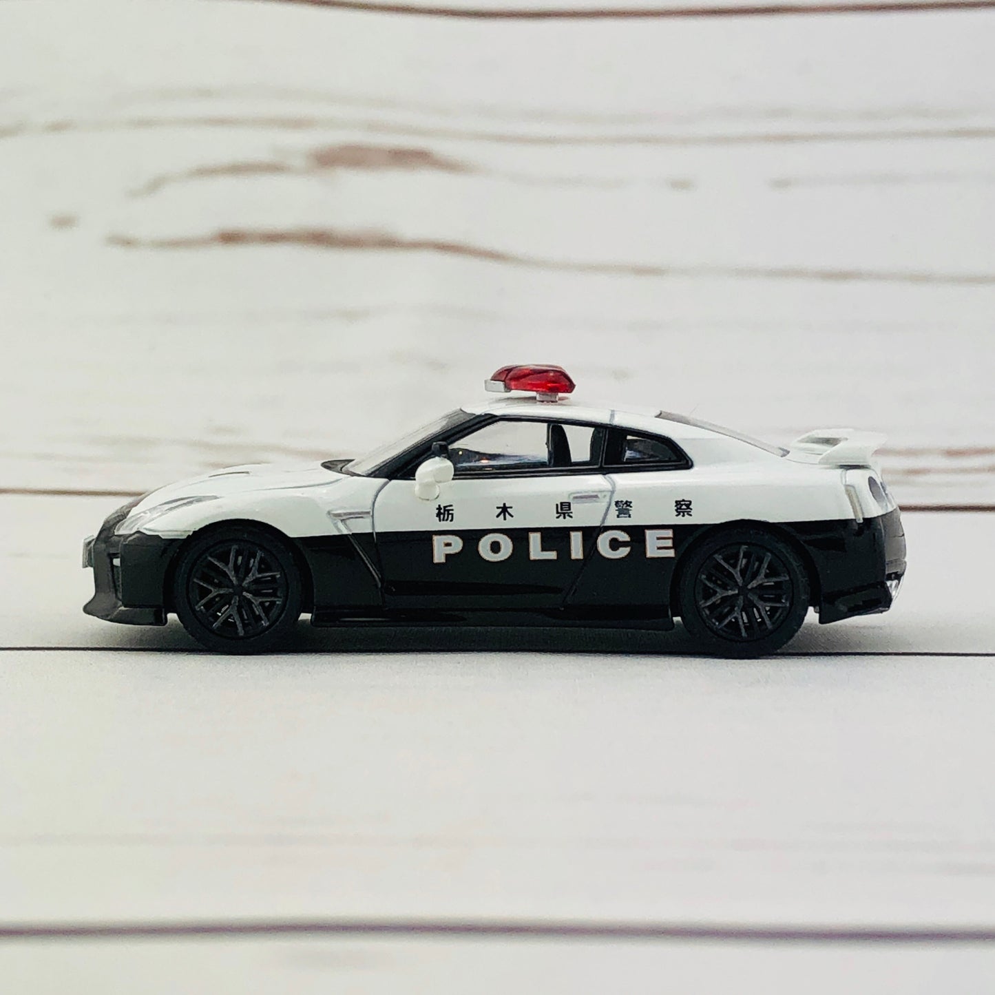 Tomica Limited Vintage Neo Tomytec GTR Police Car LV-N184a