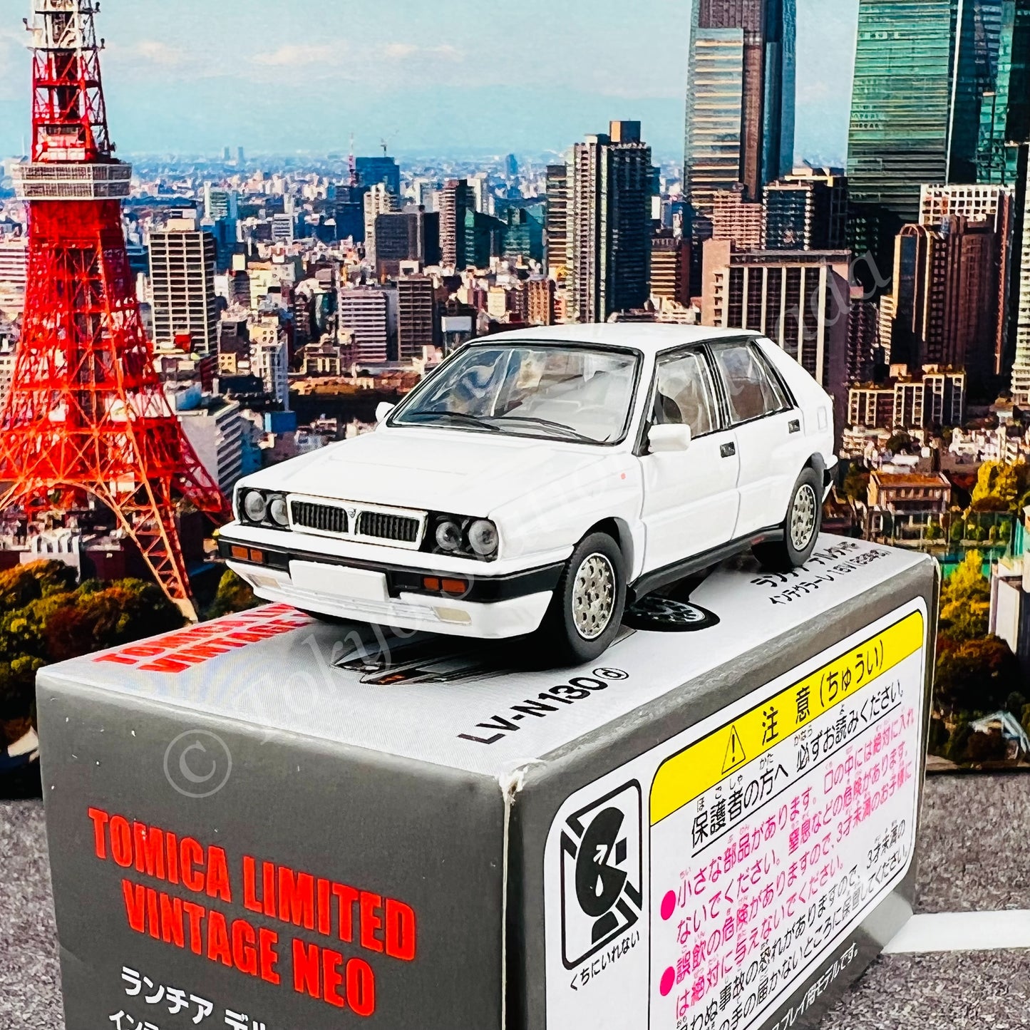 TOMYTEC Tomica Limited Vintage NEO 1/64 Lancia Delta HF Integrale 16V (white) LV-N130d