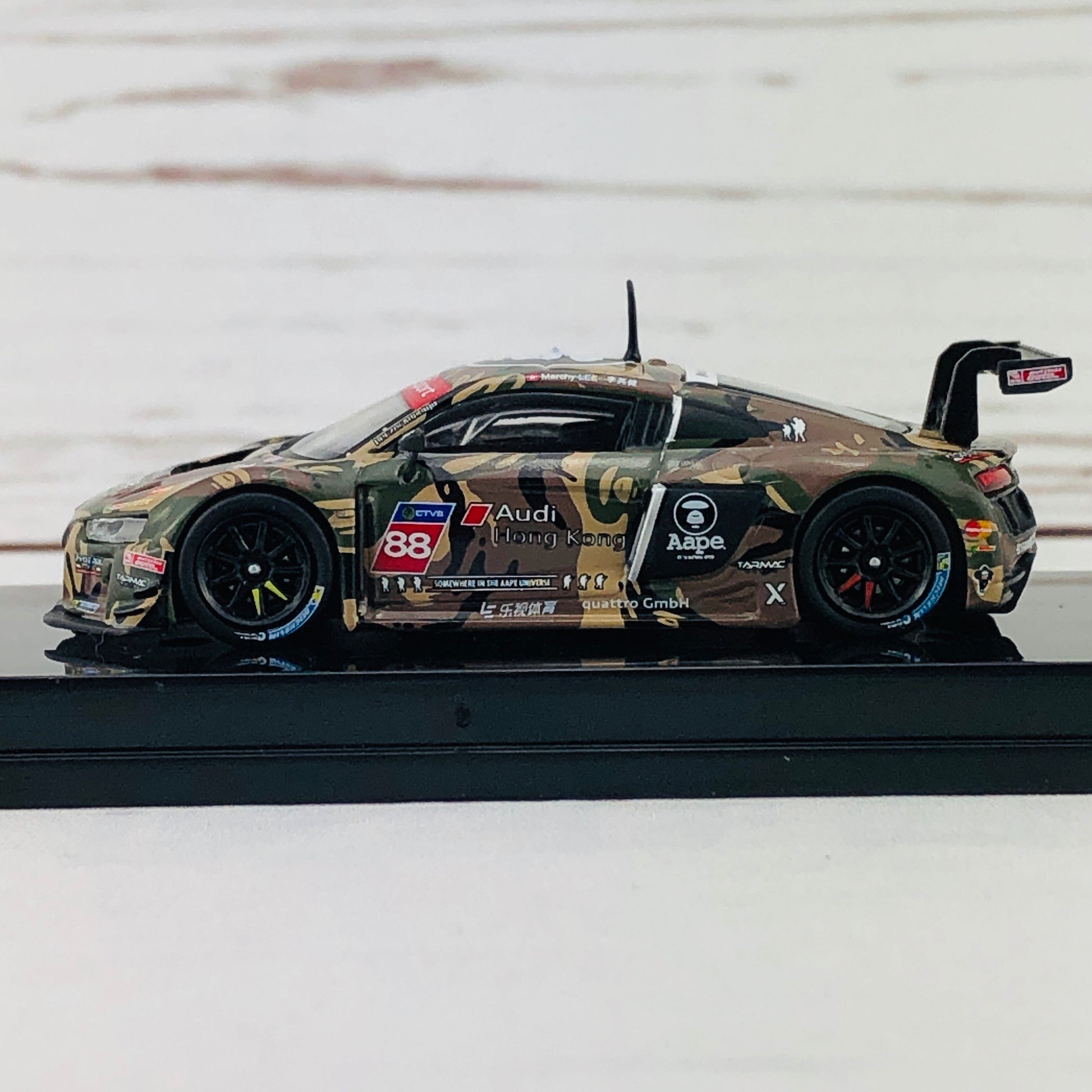 Tarmac Works 1/64 Audi R8 LMS - Audi R8 LMS Cup 2016-Taiwan AAPE / Phoenix Racing Asia - Marchy Lee