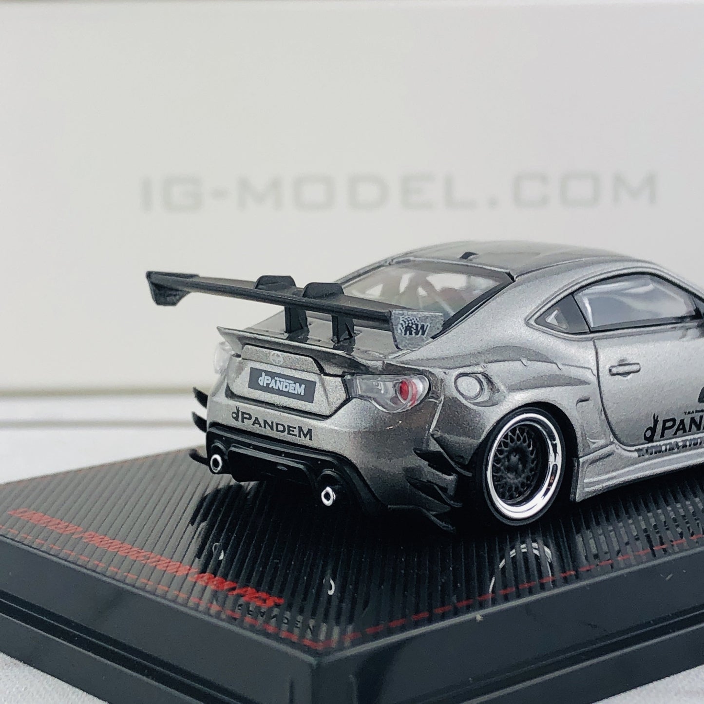 Ignition Model 1/64 Pandem Toyota 86 V3 Gray Metallic 1406