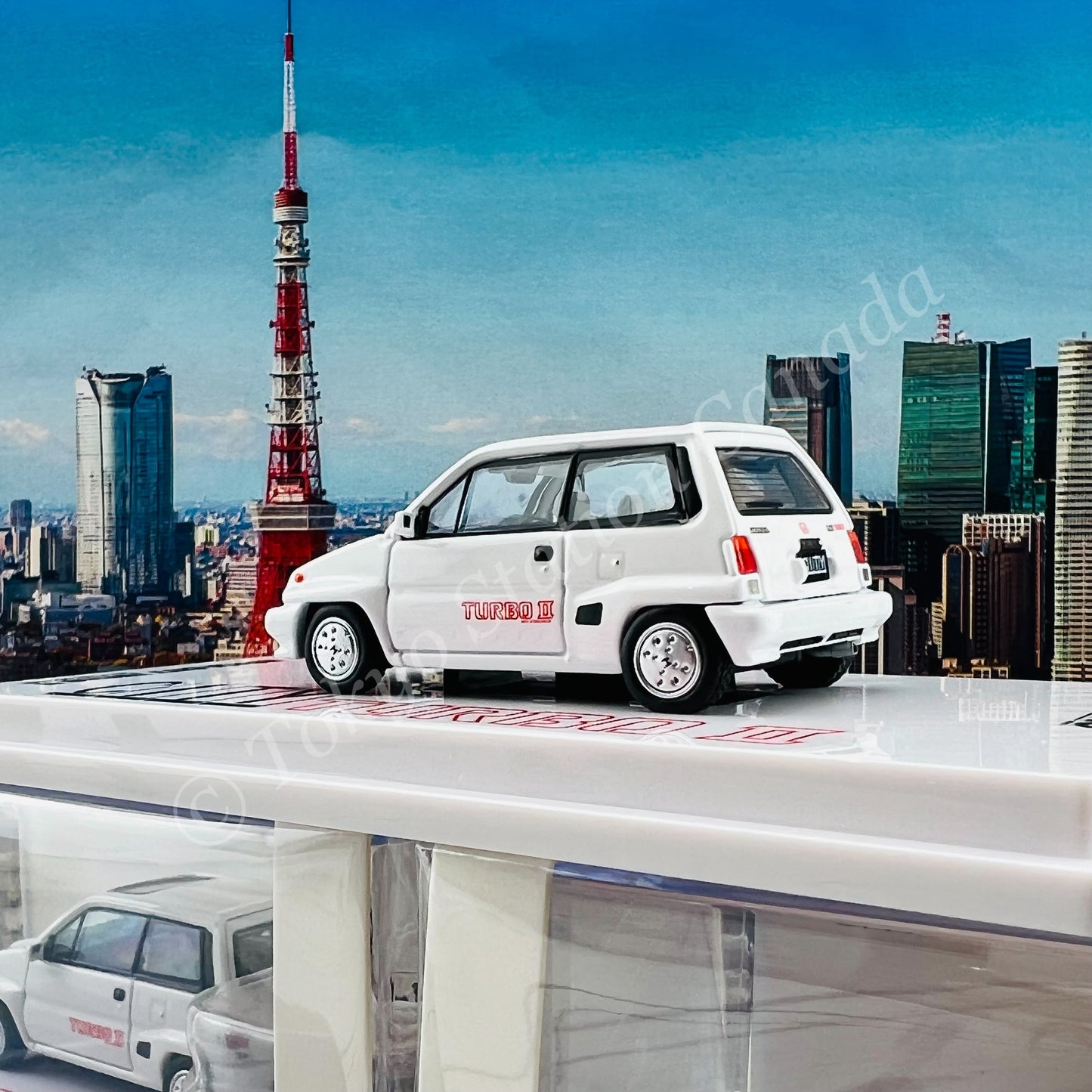 INNO64 1/64 HONDA CITY TURBO II White With Red MOTOCOMPO IN64-CITYII-WHI