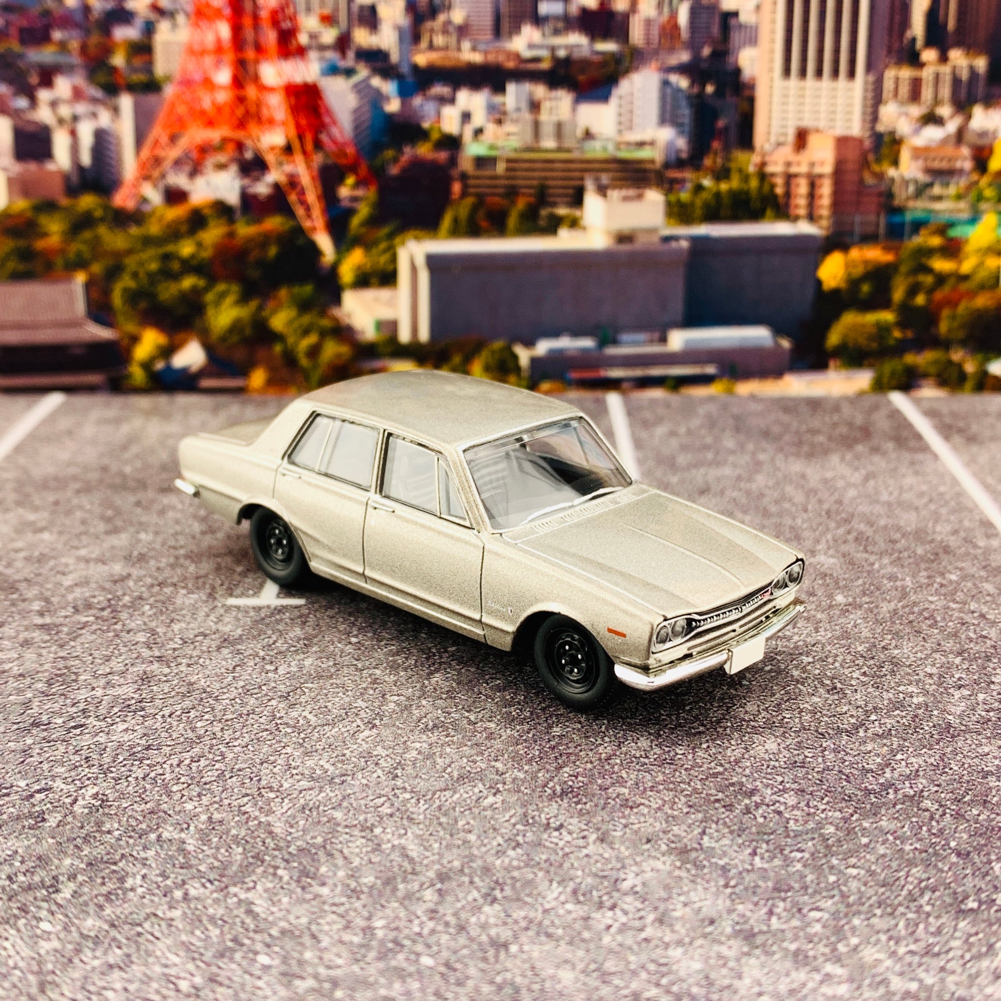 Tomica Limited Vintage 1/64 Nissan Skyline 2000GT-R Silver (1970) LV-177a