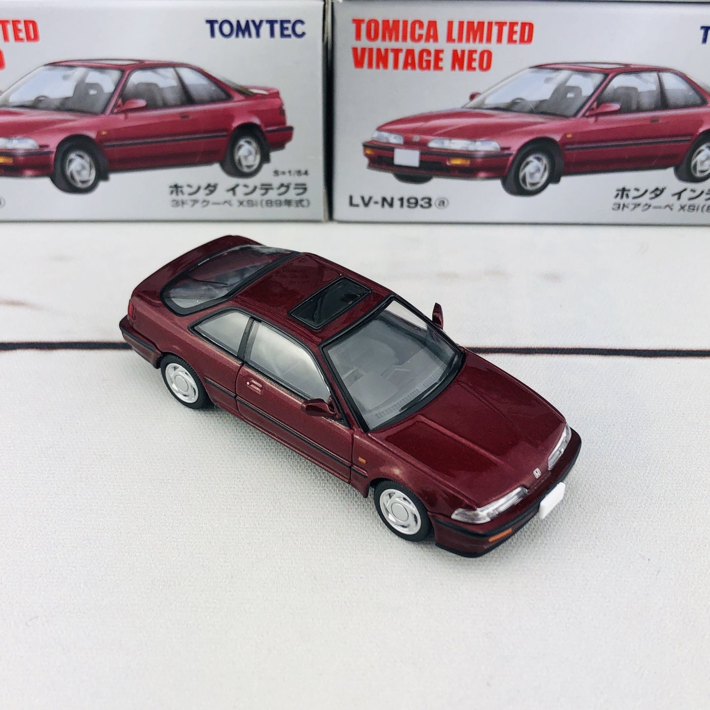 Tomytec Tomica Limited Vintage Neo 1/64 LV-N193a Honda Integra 3 Door Coupe XSi Red (1989)