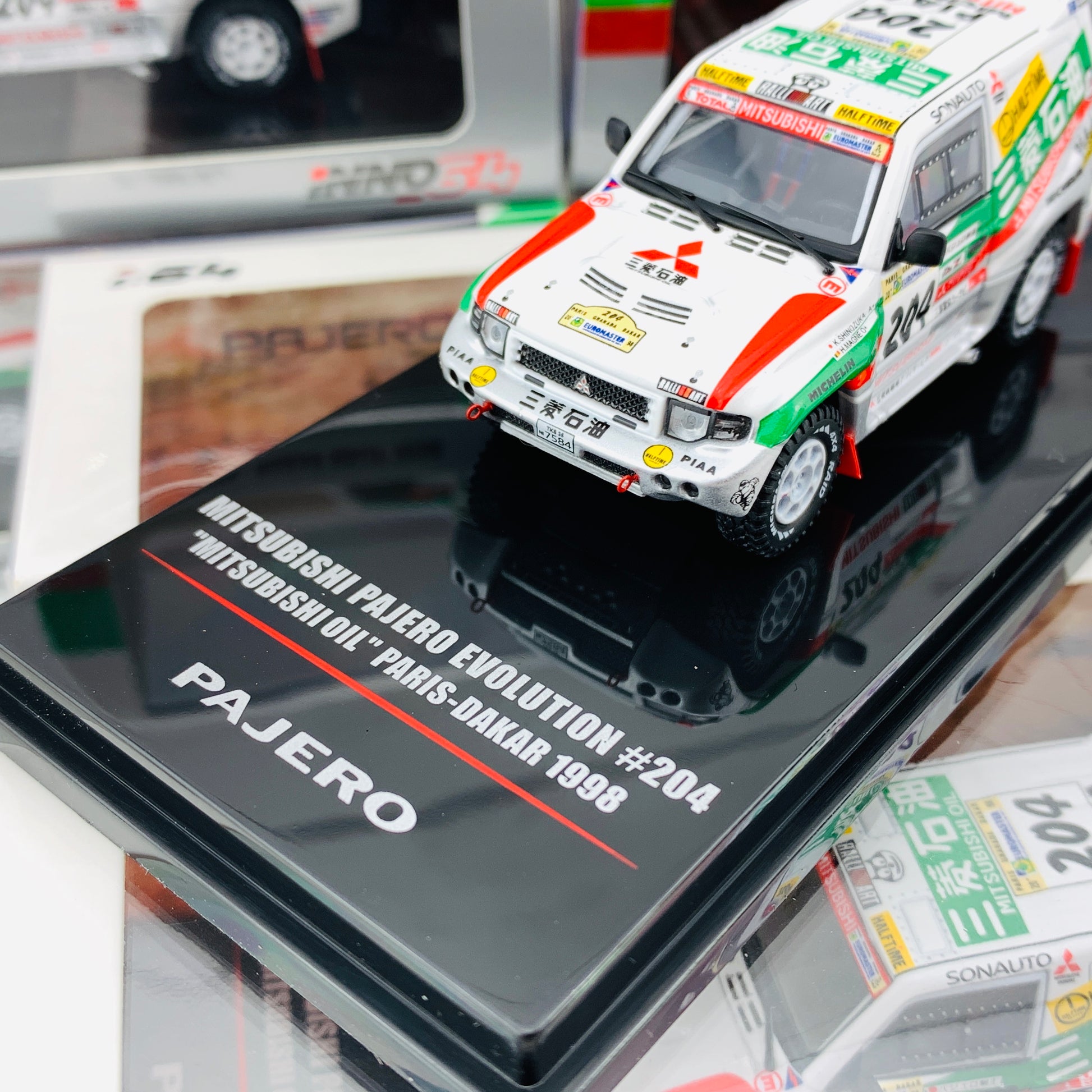 INNO64 1/64 MITSUBISHI PAJERO EVOLUTION #204 "MITSUBISHI OIL" Paris - Dakar 1998  IN64-EVOP-MO98