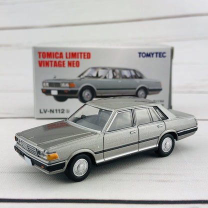 Tomica Limited Vintage 1/64 Nissan Cedric 200E Turbo (1981) LV-N112b
