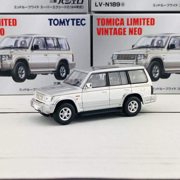 Tomica Limited Vintage Neo Mitsubishi Pajero Super Exceed Z (Silver/White) LV-N189a