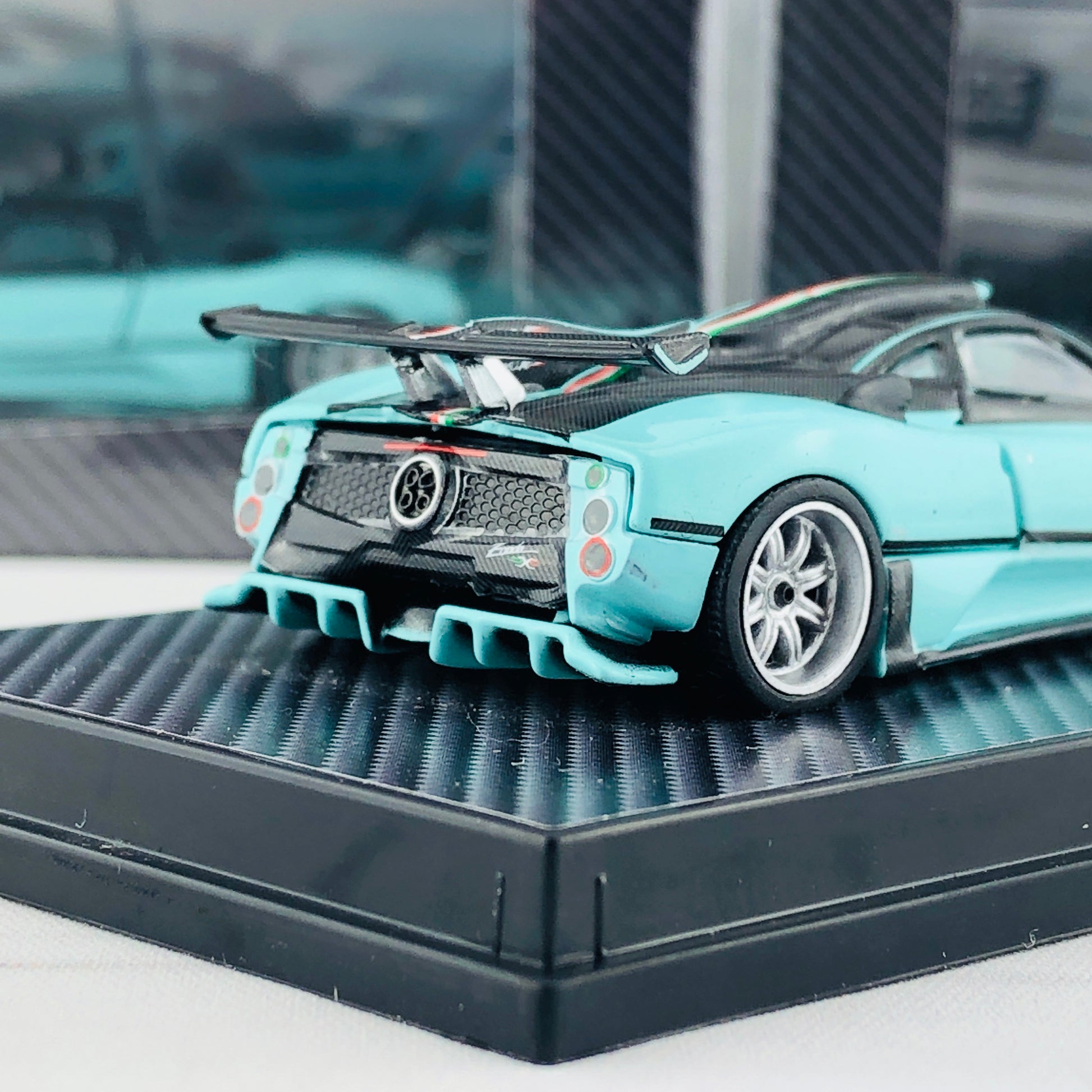 Tarmac Works GLOBAL64 Carbon Edition 1/64 Pagani Zonda Limited to 2064 pcs T64G-006-RSJX