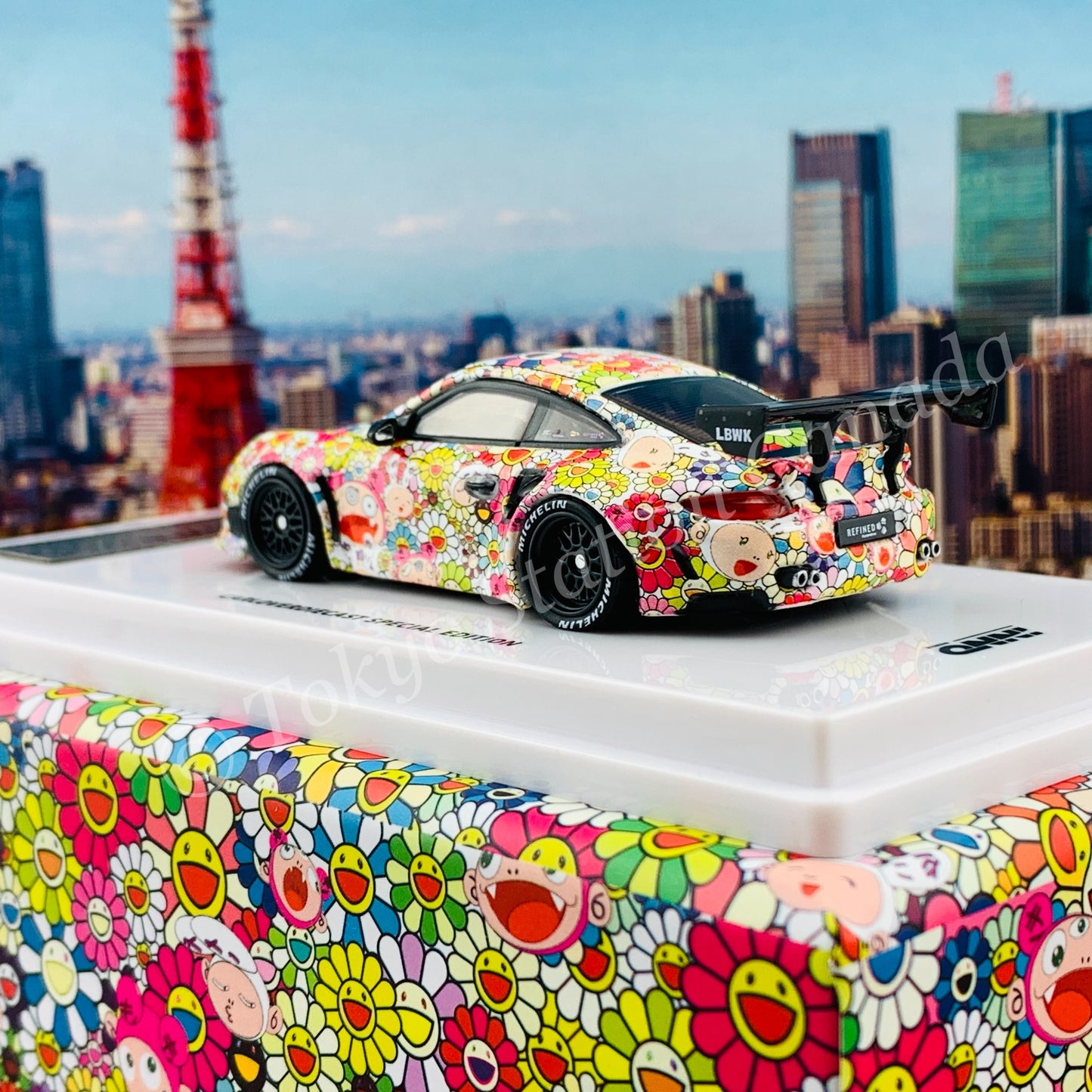INNO64 1/64 997 LBWK Jaden.C Sunflowers  Carloverdiecast Special Edition Model With Special Packaging Box IN64-997LB-JCSF