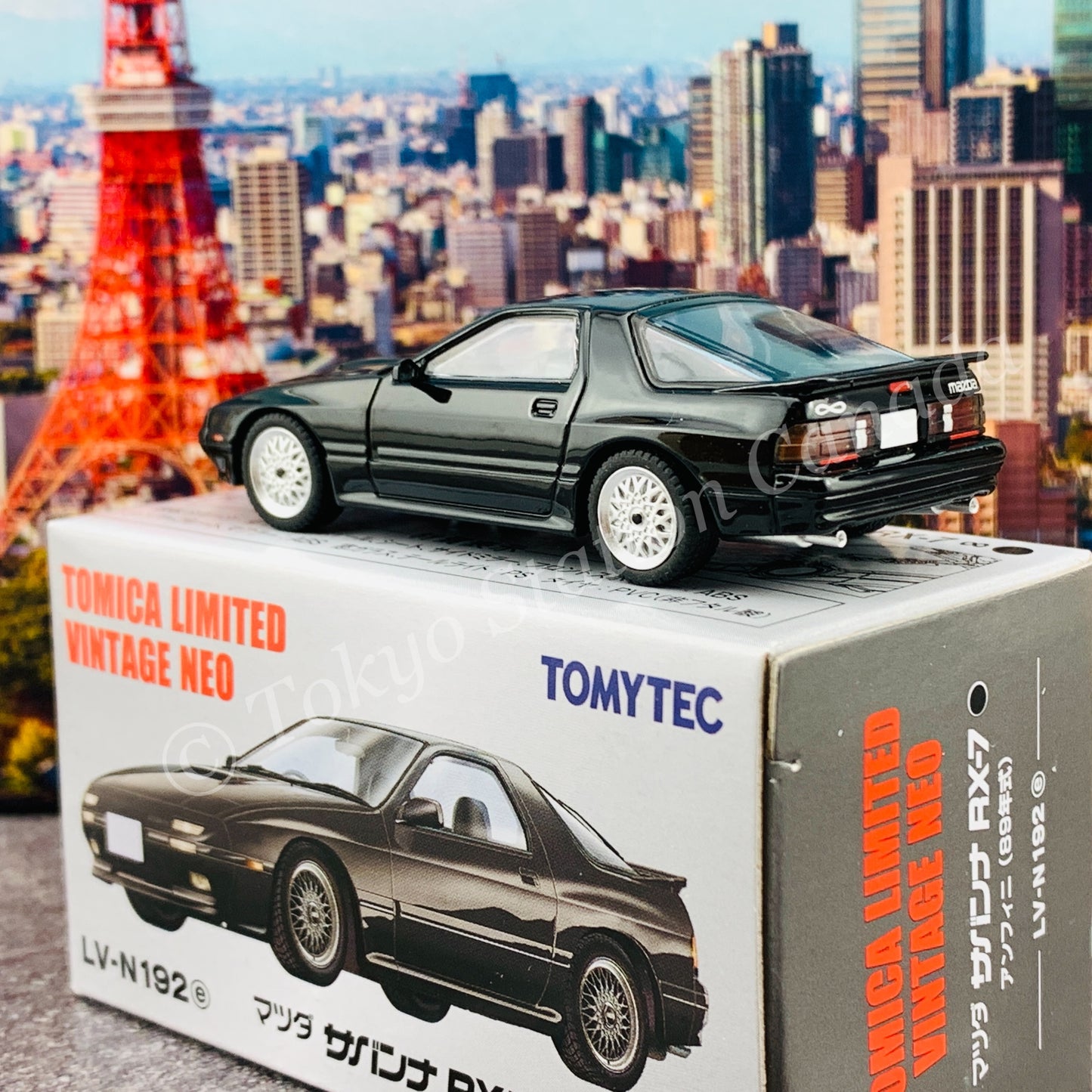 Tomytec Tomica Limited Vintage Neo 1/64 Mazda Savannah RX-7 éfini (black) LV-N192e