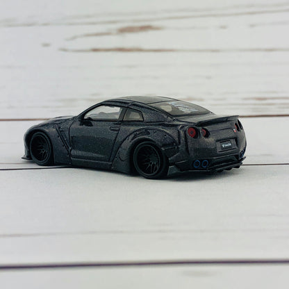 MINI GT LIBERTYWALK LB★WORKS Nissan GTR (R35) Magic Grey LHD MGT00035-L