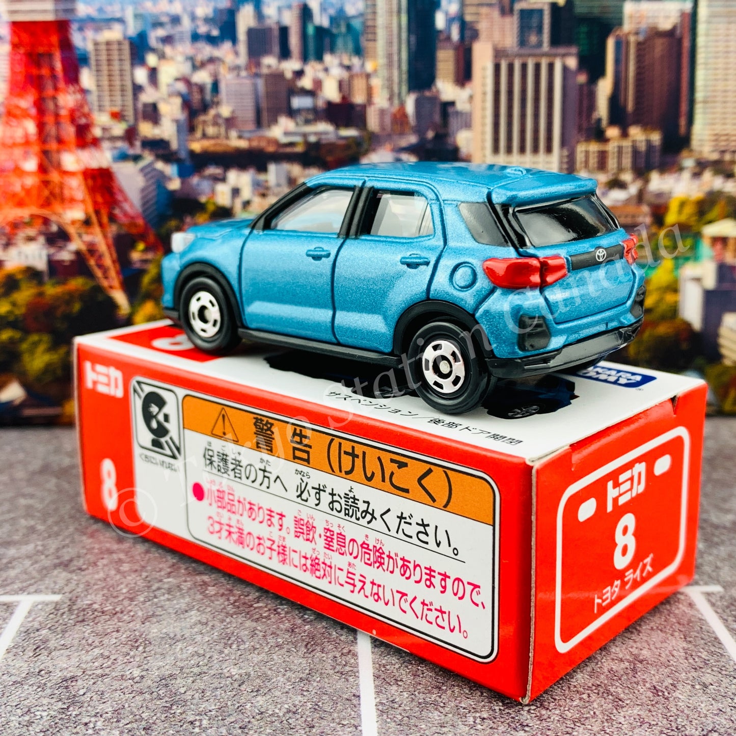 TOMICA 8 Toyota Raize
