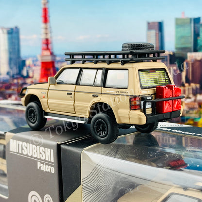 BM CREATIONS JUNIOR 1/64 Mitsubishi Pajero 2nd Generation JUNGLE PACK Matt Ivory LHD 64B0047