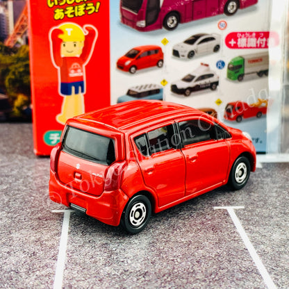TAKARA TOMY A.R.T.S TOMICA Sign Set #2 - SUZUKI ALTO with a road sign stand