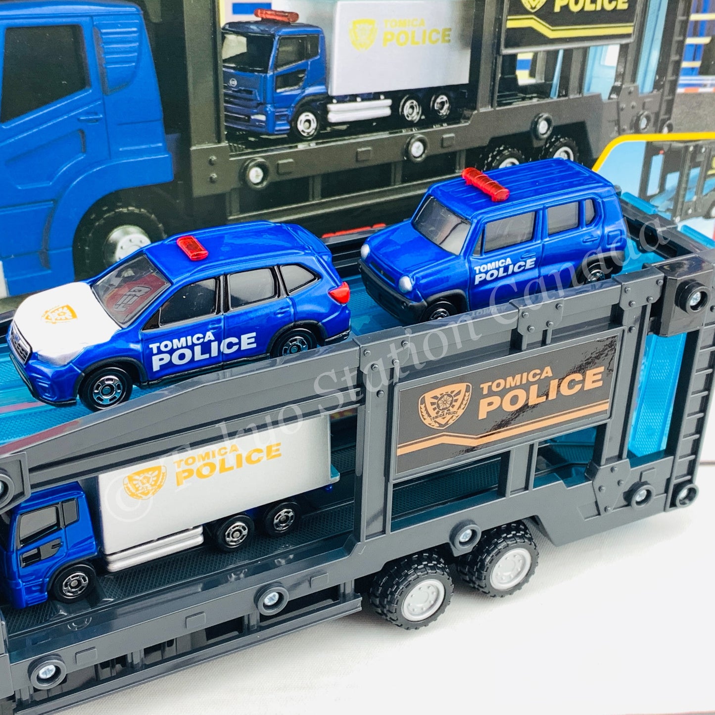 TOMICA Police Car Carrier Set 4904810175988