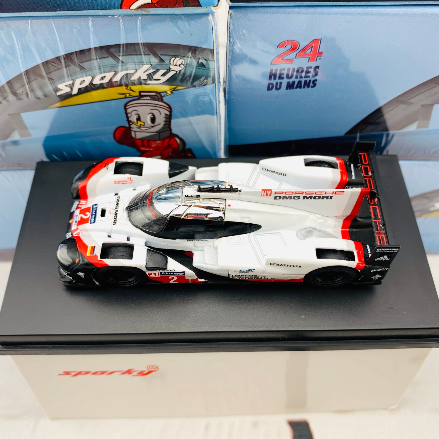 Sparky 1/64 PORSCHE 919 HYBRID NO.2 PORSCHE LMP TEAM WINNER LE MANS 2017 T. BERNHARD - E. BAMBER - B. HARTLEY Y112