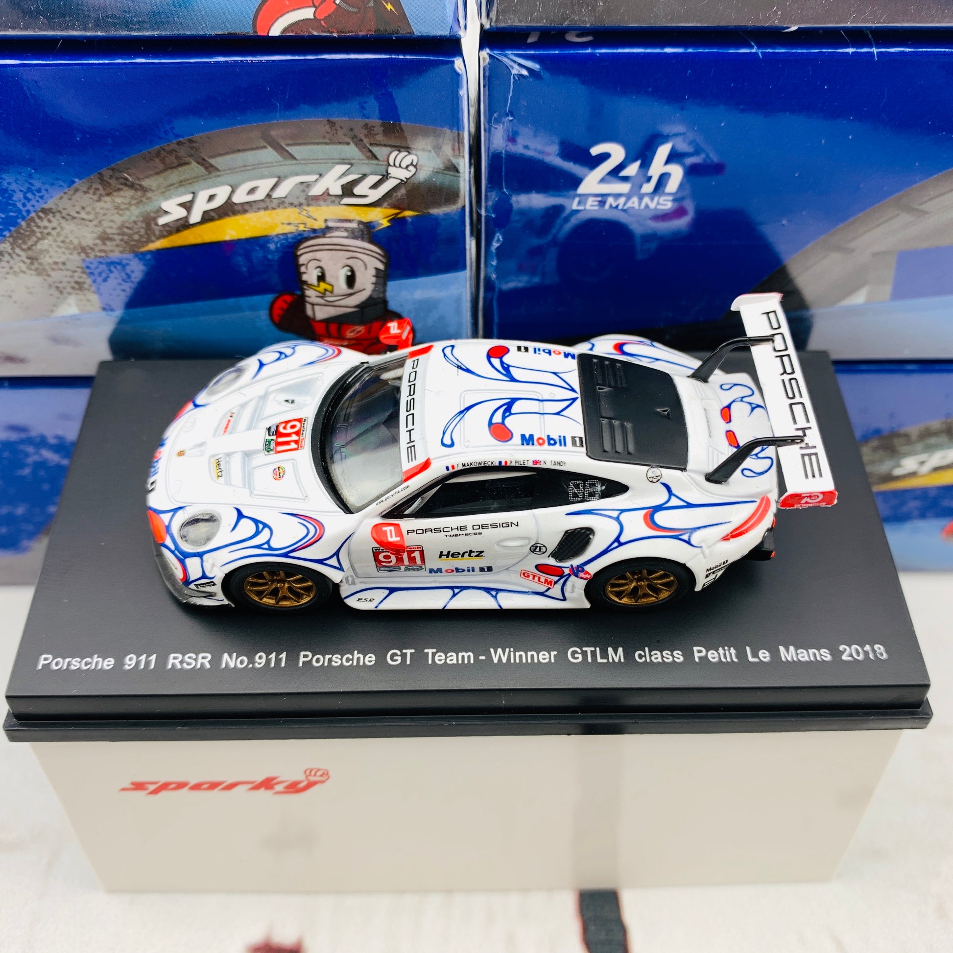 Sparky 1/64 PORSCHE 911 RSR NO.911 PORSCHE GT TEAM WINNER GTLM CLASS PETIT LE MANS 2018 P. PILET - N. TANDY - F. MAKOWIECKI Y135