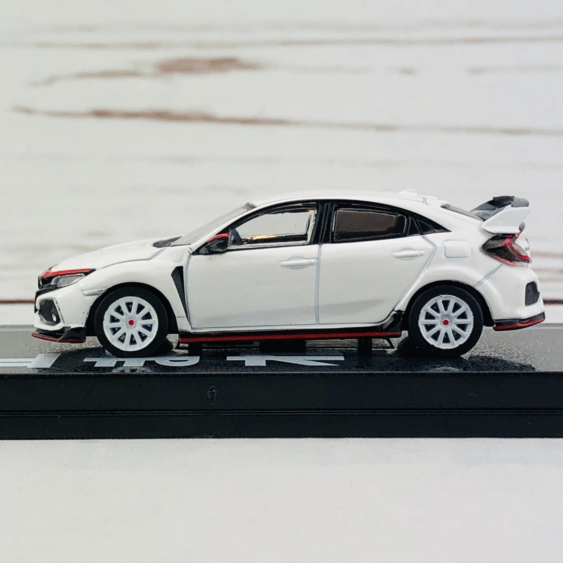 Tarmac Works 1/64 Honda Civic Type R FK8 Modulo Version