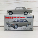 Tomica Limited Vintage 1/64 Toyopet Crown (1969) LV-181b