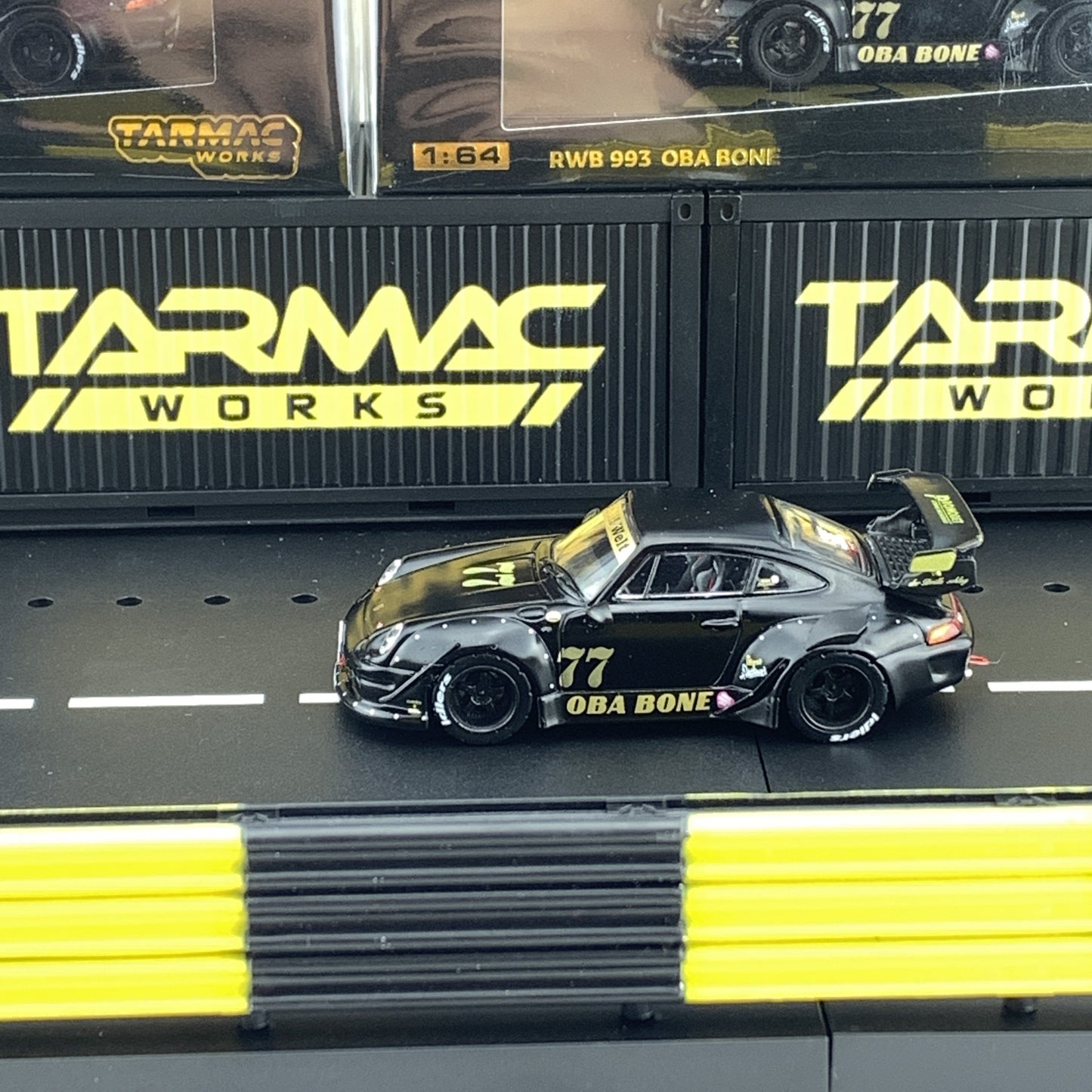 Tarmac Works 1/64 RWB 993 OBA BONE T64-017-OB