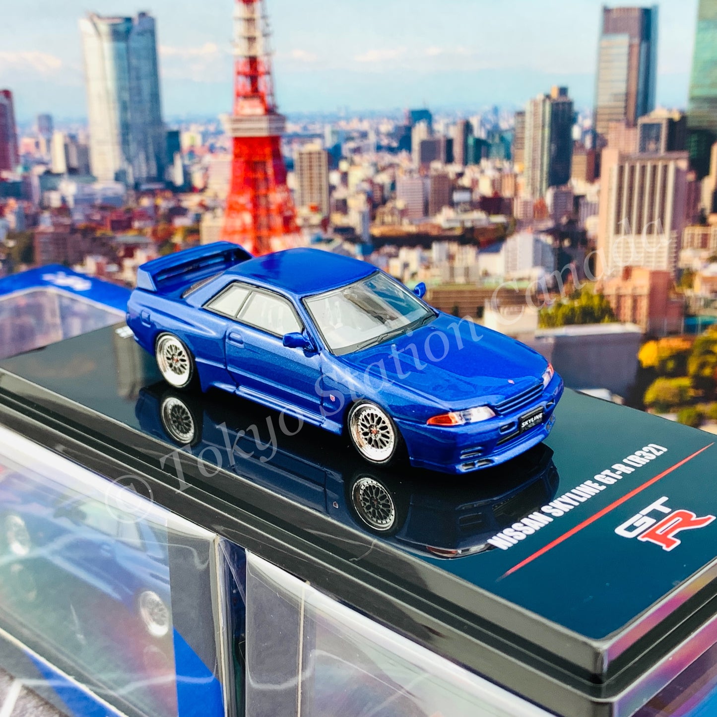 INNO64 1/64 NISSAN SKYLINE GT-R (R32) Blue  With Extra Wheels and Extra decals IN64-R32-BLU