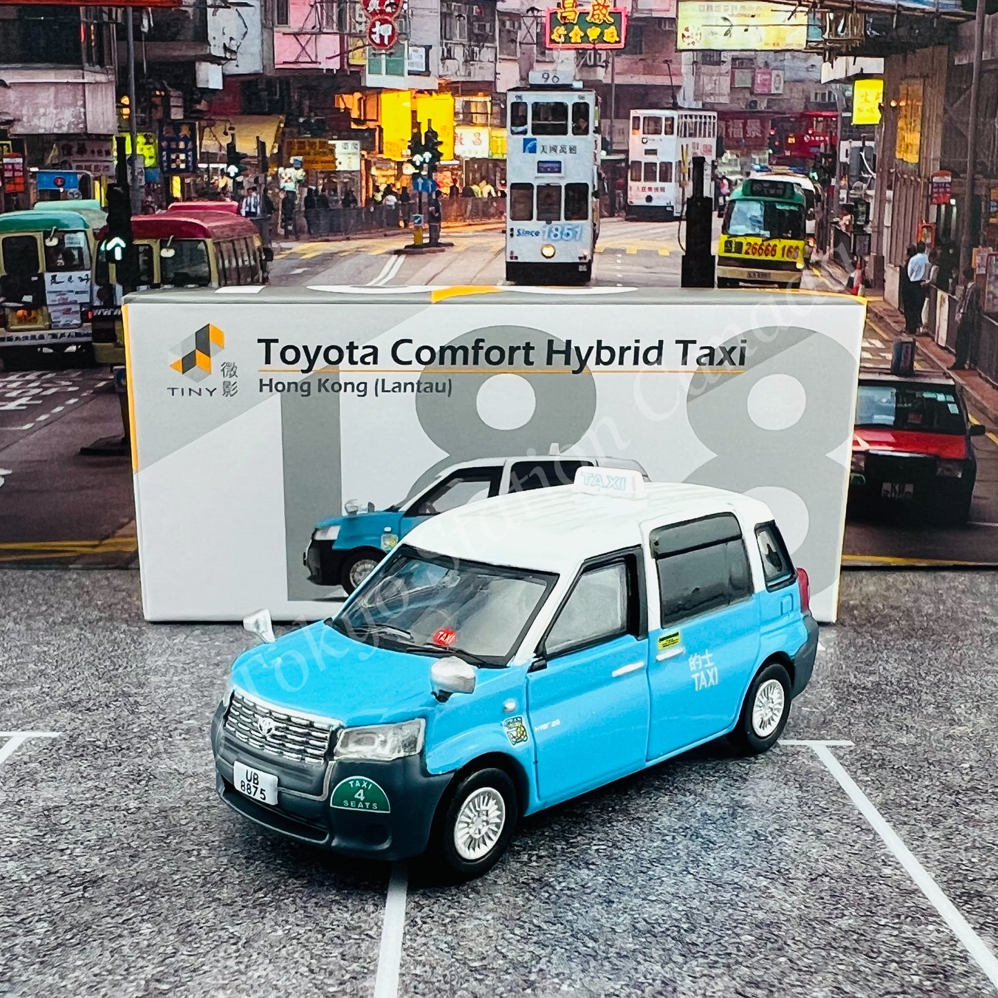 TINY 微影 188 Toyota Comfort Hybrid Taxi (Lantau Island) ATC65593