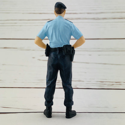 Tiny 1/18 Figure Police Constable (PTU)