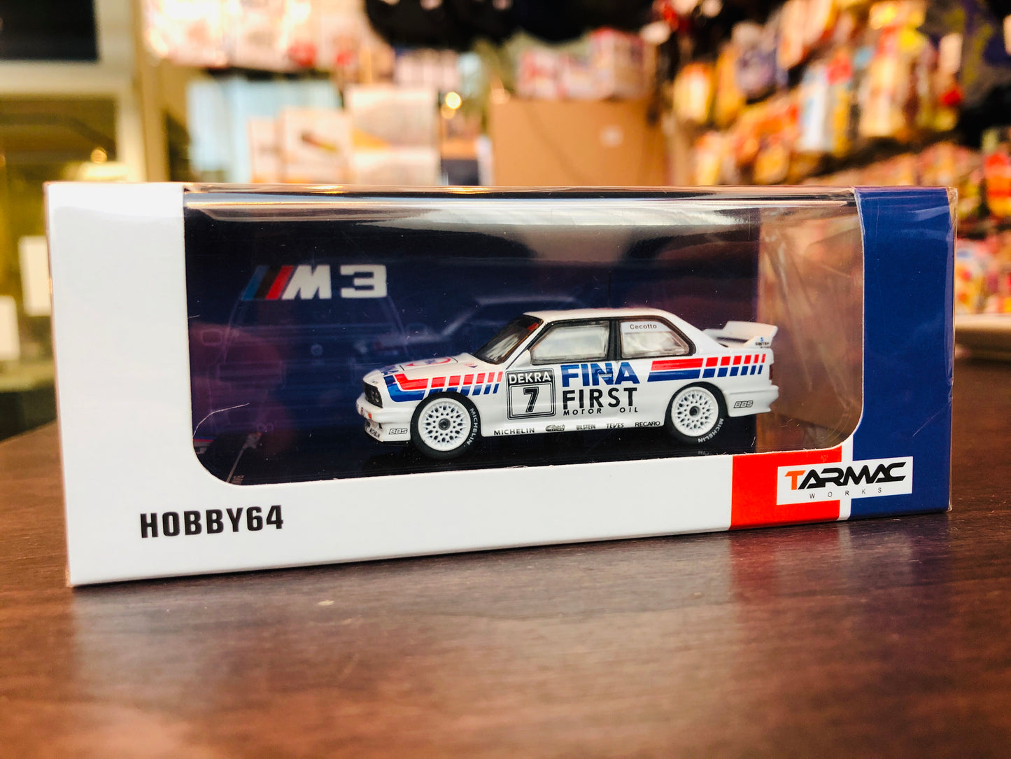 Tarmac Works 1/64 BMW M3 E30 - DTM 1992 - J. Cecotto T64-009-FINA