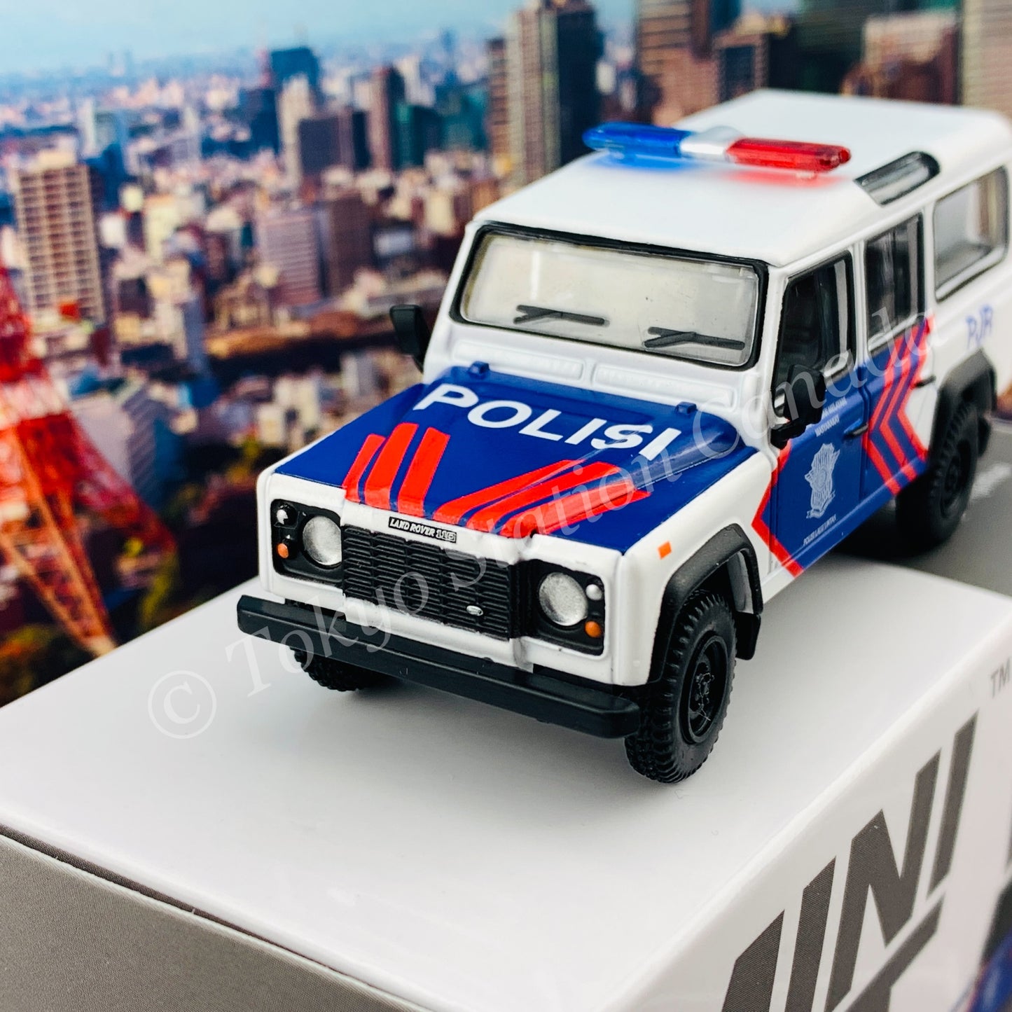 MINI GT 1/64 Land Rover Defender 110 Korlantas (Indonesia National Traffic Police) EMS Exclusive MGT00157-R